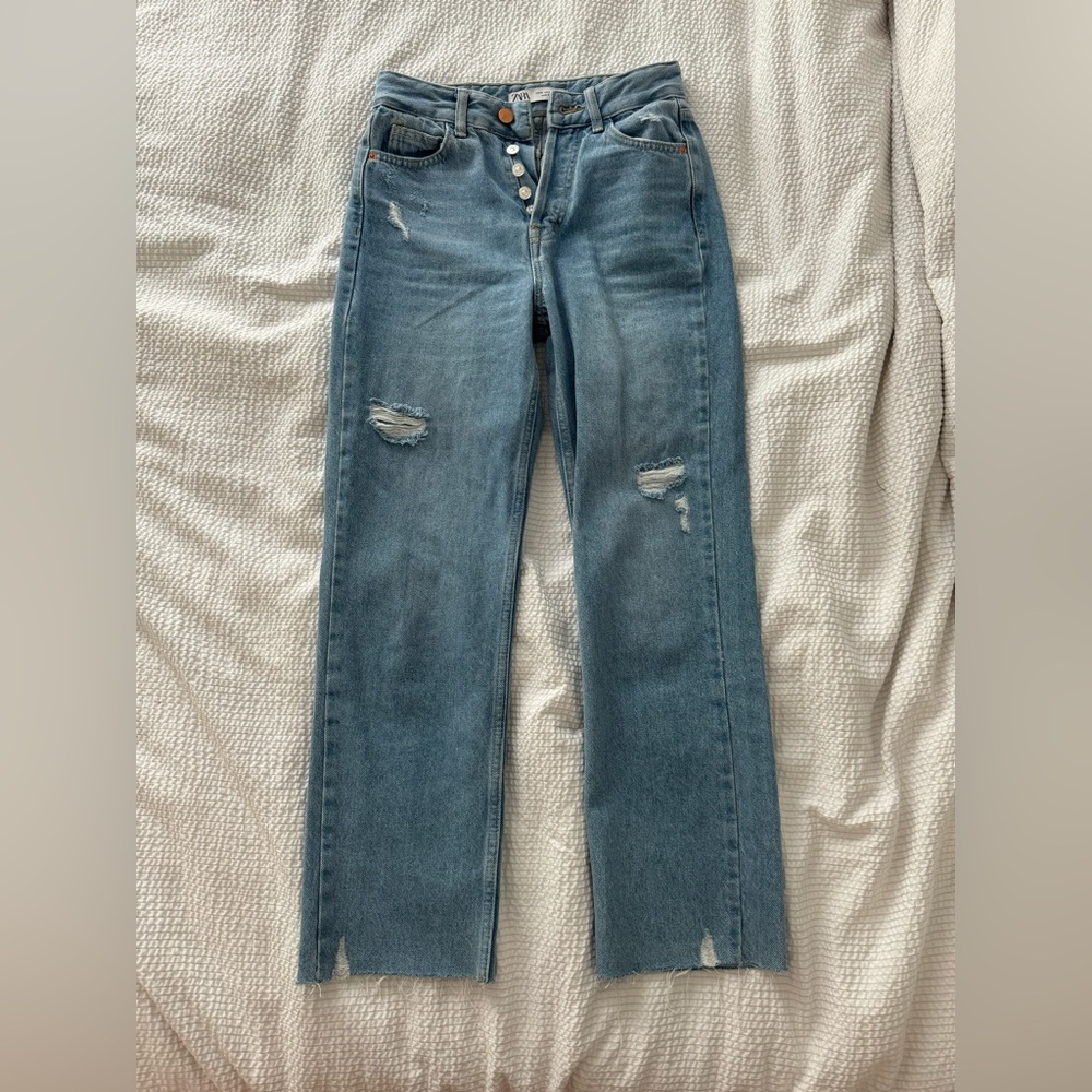 NWOT ZARA RIPPED JEANS